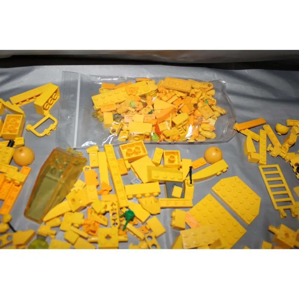 Lego 560+ All Yellow Multi Set Assorted Bricks And Pieces Toys City, Dino, Sub +